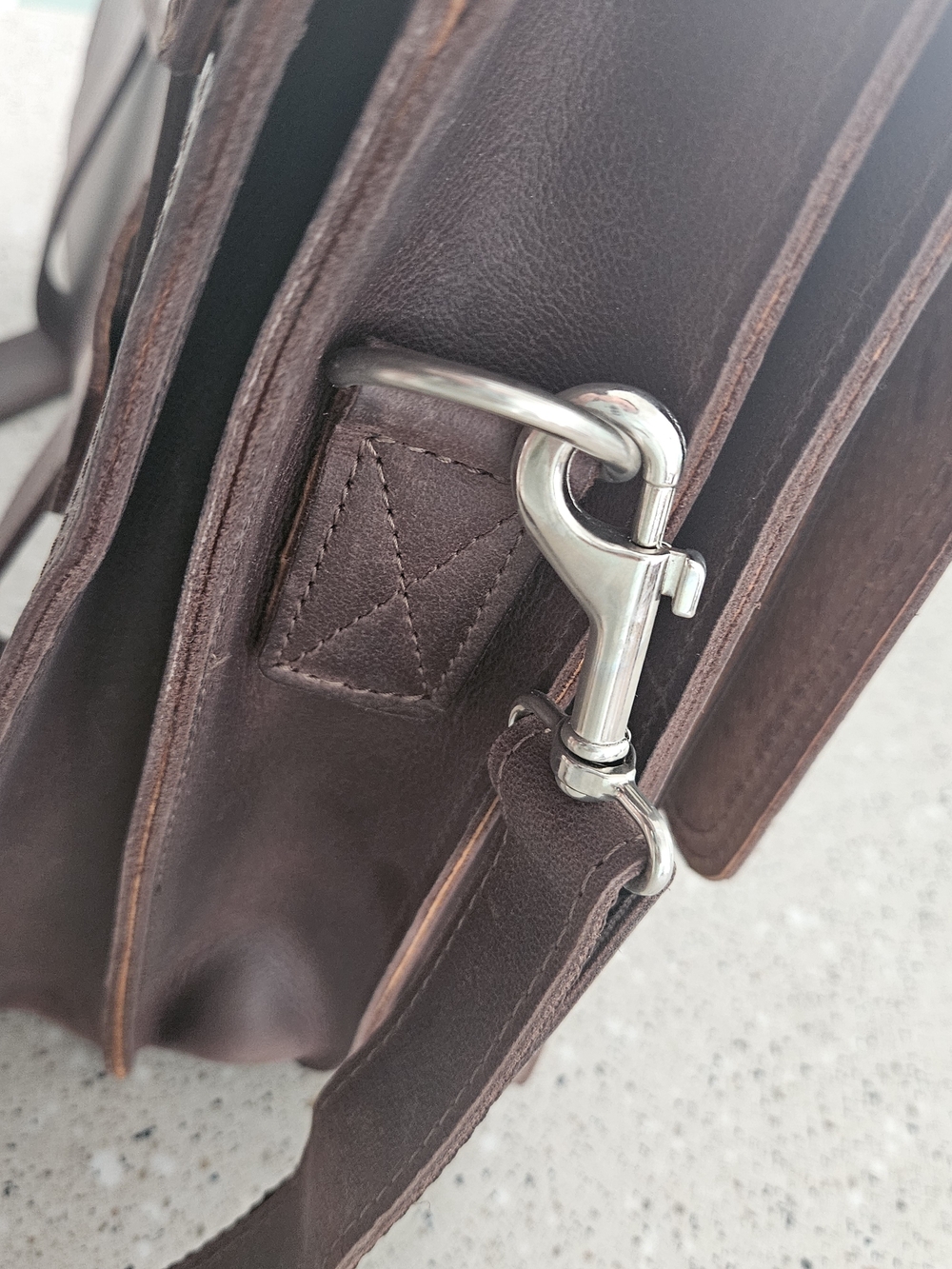 NEW Men's Brown Genuine Leather Messenger Bag Work Briefcase Distressed Style - Picture 4 of 11